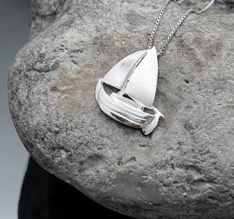 Huukkari-riipus, ekohopeaa TILAUSTUOTE