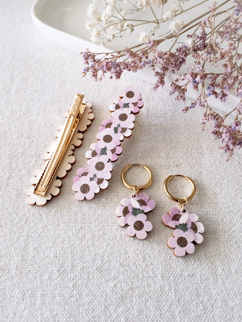 Emilia-korvakorut, vaneriset kukkakorvikset