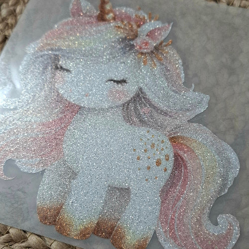 kimalteleva yksisarvinen silityskuva