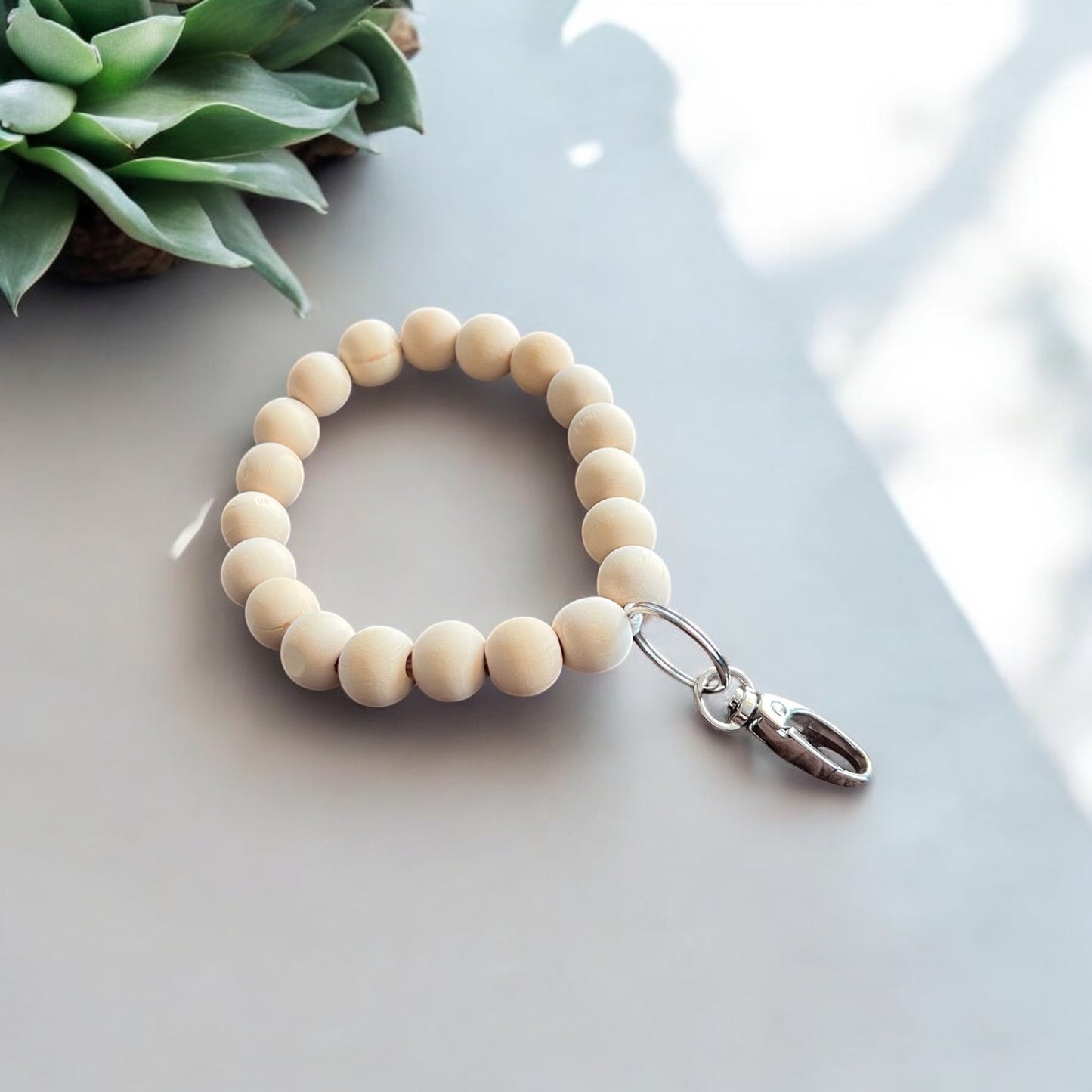 Avainlenkki puuhelmistä, rannelenkki