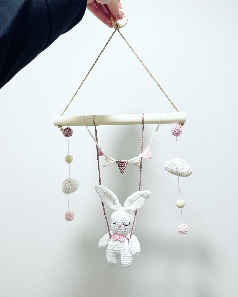 Pupu-mobile seinälle lastenhuoneeseen