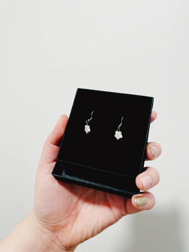 Hologram Star -korvikset, secondhand-materiaaleista (eri värejä)