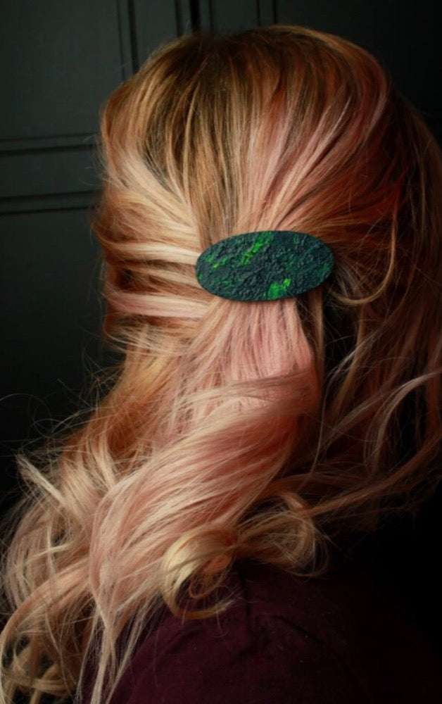 Petra Illustrations Kaarna-pinni hiuksissa x Kaarnavilla