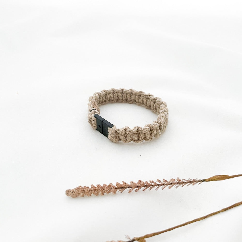 Picla punottu ranneke x Kaarnavilla