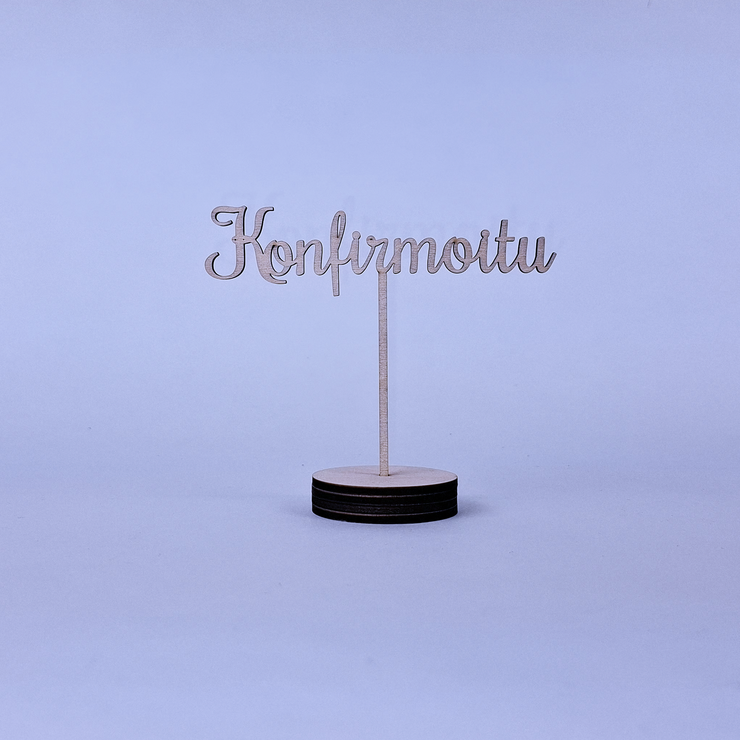 Konfirmoitu-kakkukyltti, suomalaista koivua (eri kokoja)