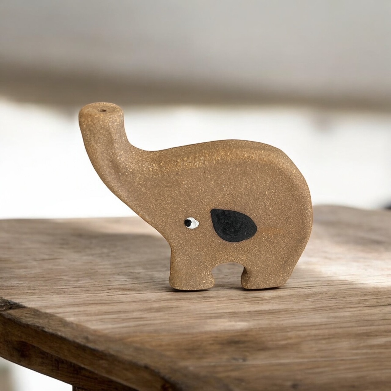 Norsu-nuppumaljakko, keraaminen (eri värejä)