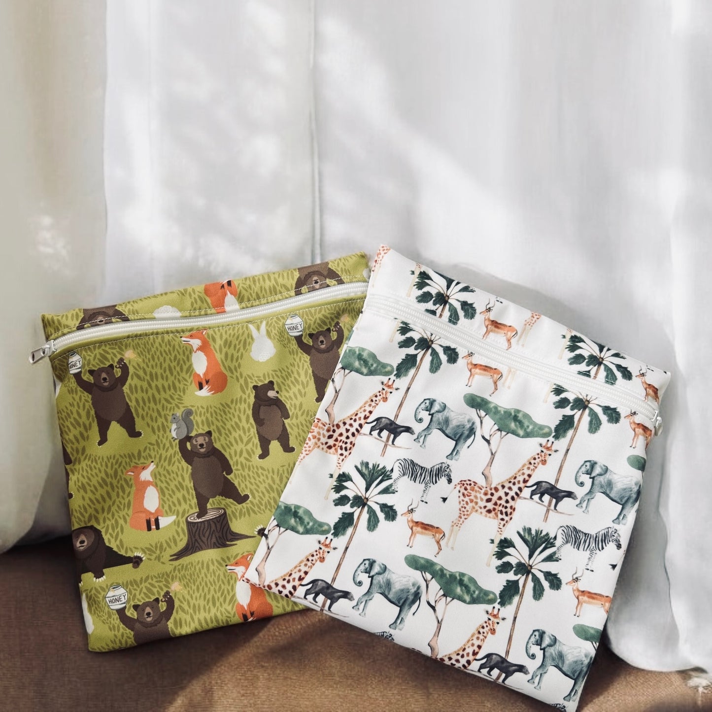 Onni nursing bag, moisture-repellent (various designs and sizes)