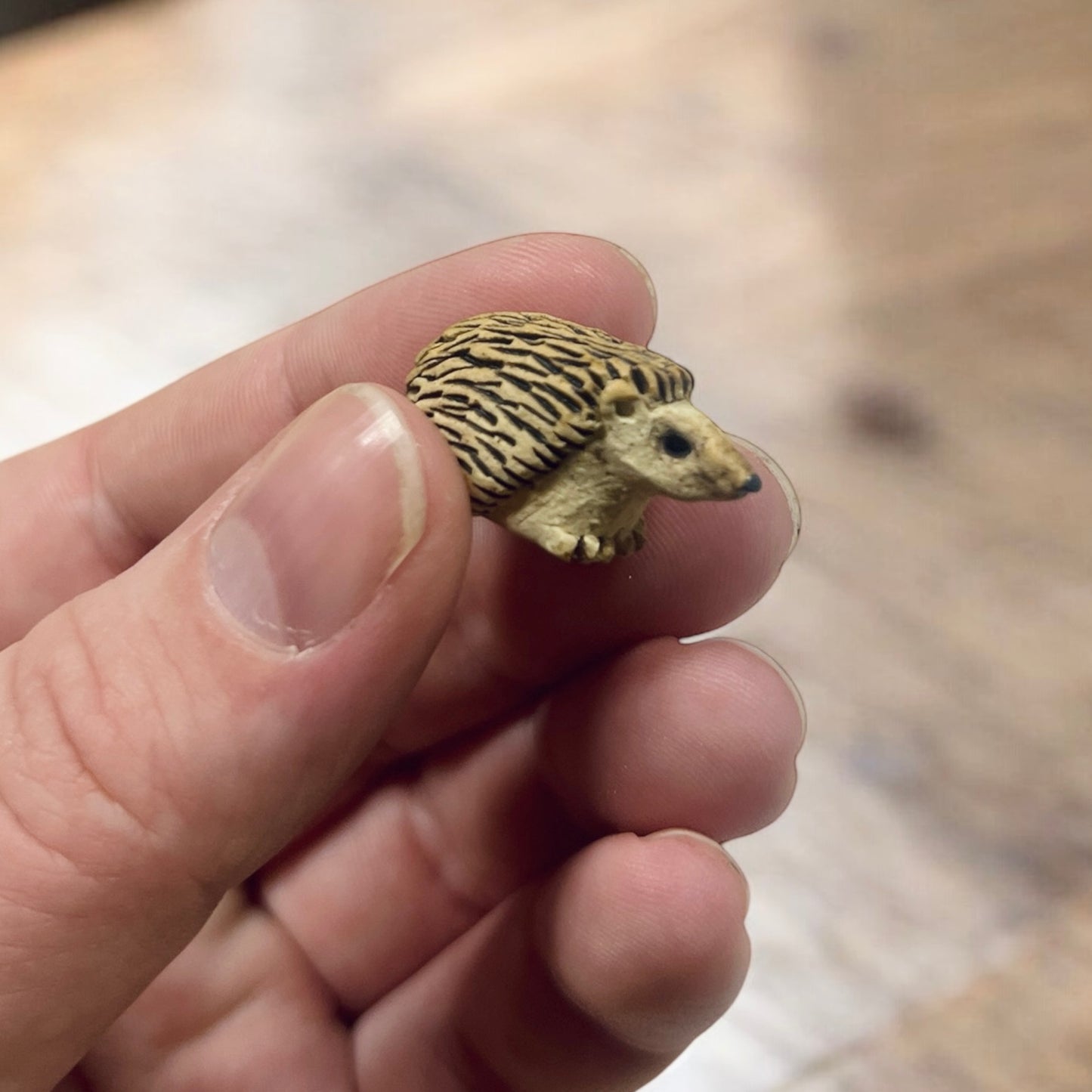 Siili-figuuri, keraaminen (eri kokoja)