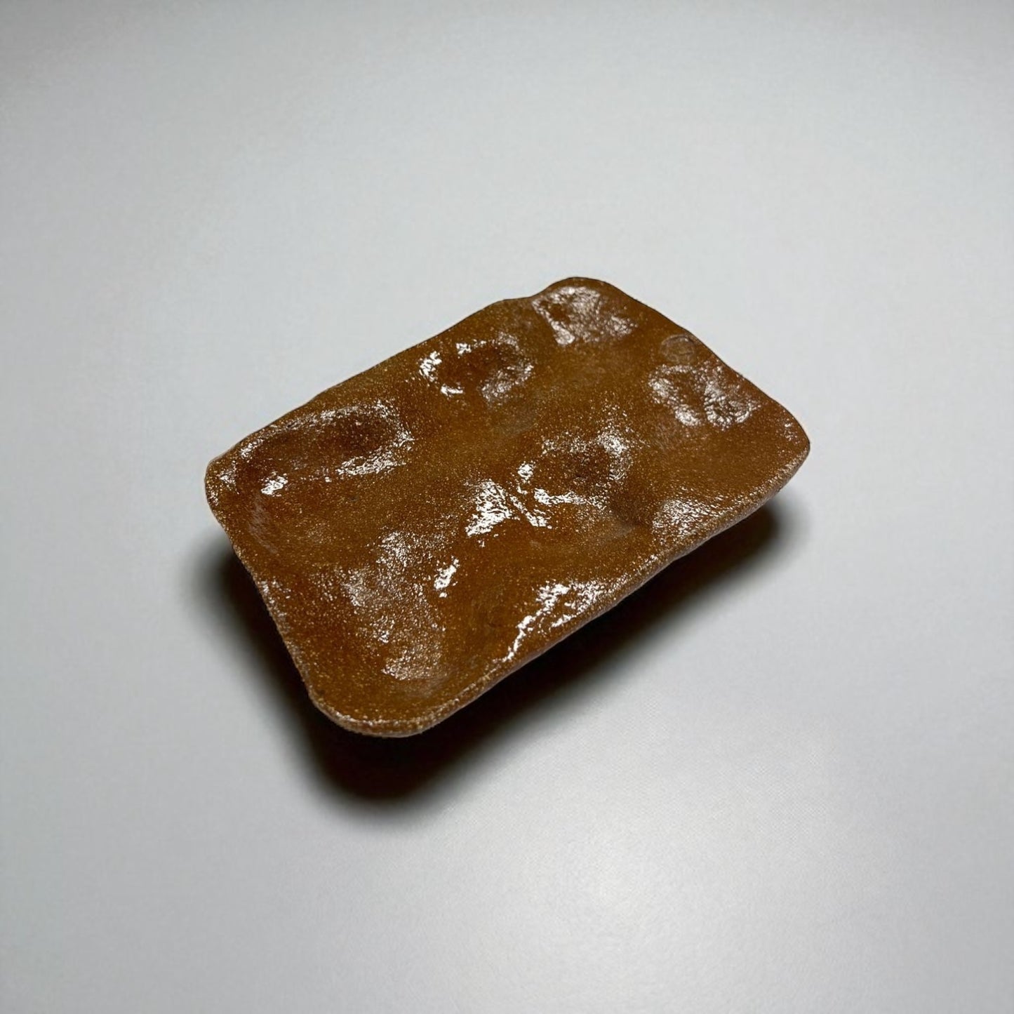 Keraaminen kananmunakenno (eri värejä ja kokoja)