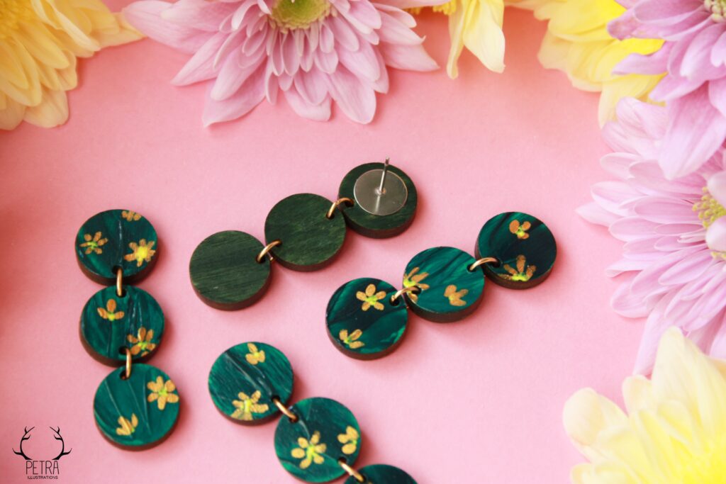 Kesäyö maalatut vihreät nappikorvikset