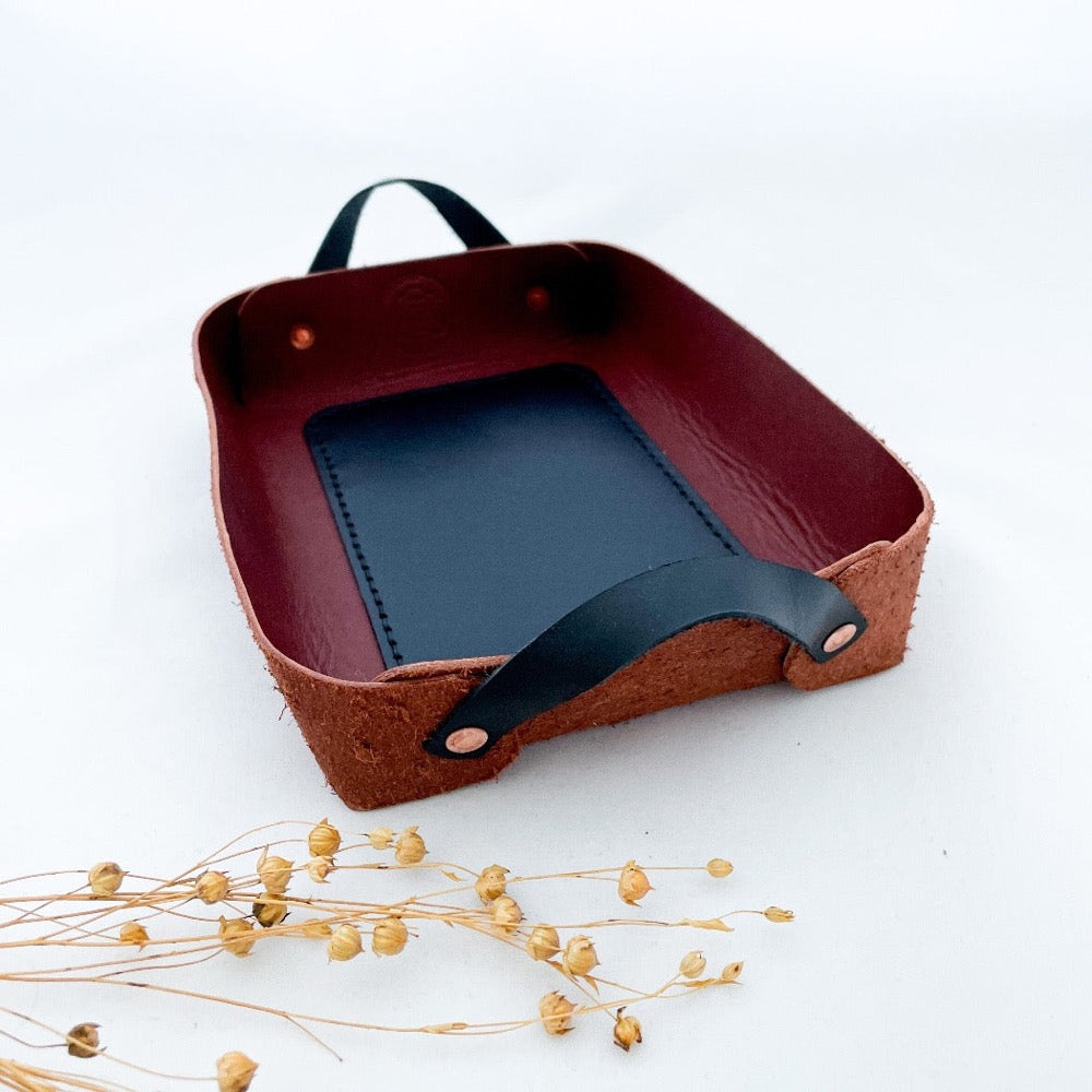 TR Leather Design nahkainen säilytin ruskea suorilla kahvoilla kaarnavilla verkkokauppa