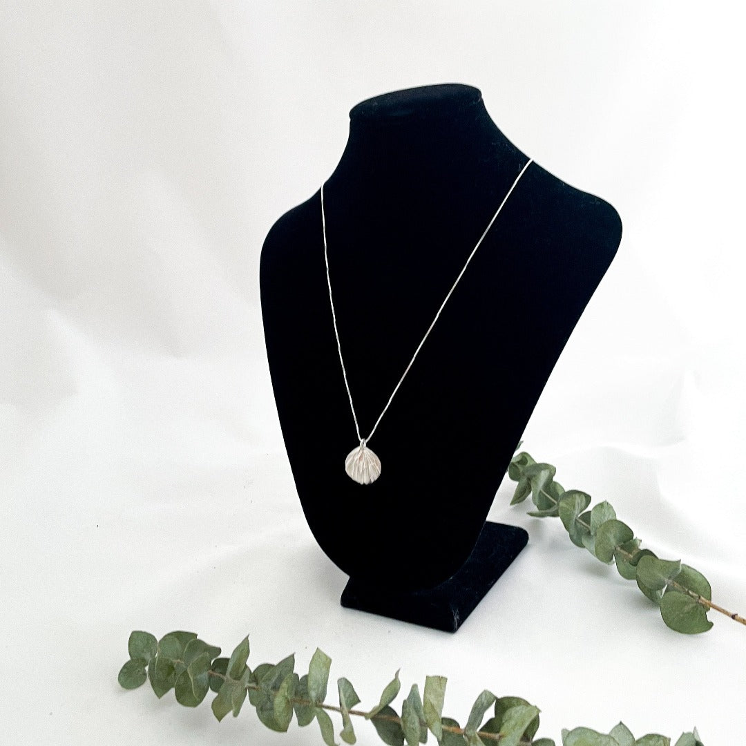 Sirokorun sydänsimpukka riipus kaarnavillan verkkokaupassa