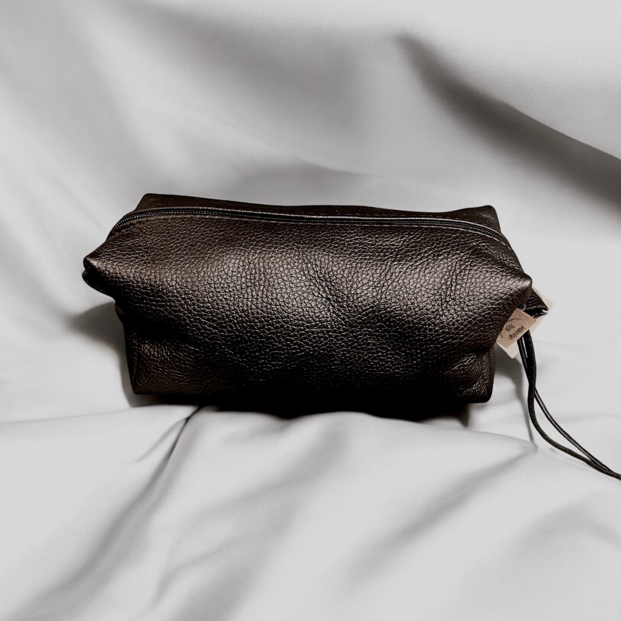 Toilettilaukku / meikkilaukku, pehmeää hirvennahkaa