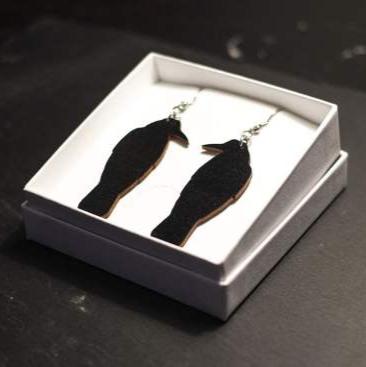 Olen loistavan puusta valmistetut Muisto-korvakorut