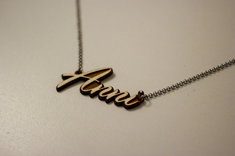 Olen loistavan kaulakoru omalla nimellä