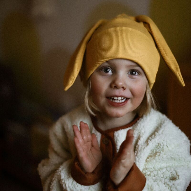 AAVA-Ribbed fabric beanie with bunny ears, brown (various sizes)