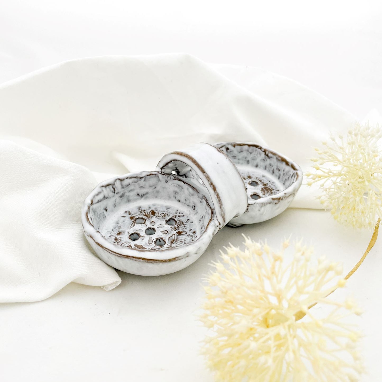 Saippuakuppi kahdelle saippualle