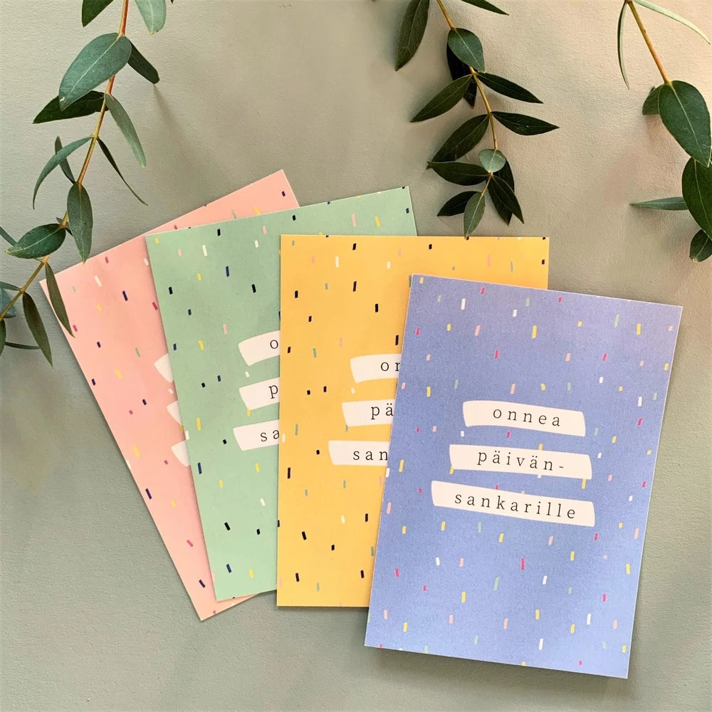 Hellecisuals onnittelukortti x Kaarnavilla eri värejä