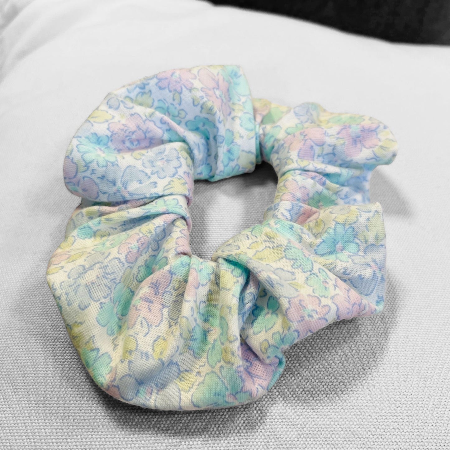 Ysärilove-hiusdonitsi, Sensitive (eri värejä)