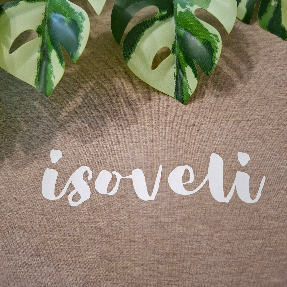 Poppaduun silityskuva valkoinen tekstillä "isoveli"