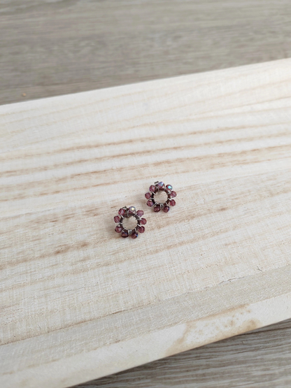 Aava-korvakorut, teräksen värisillä yksityiskohdilla (eri värejä)