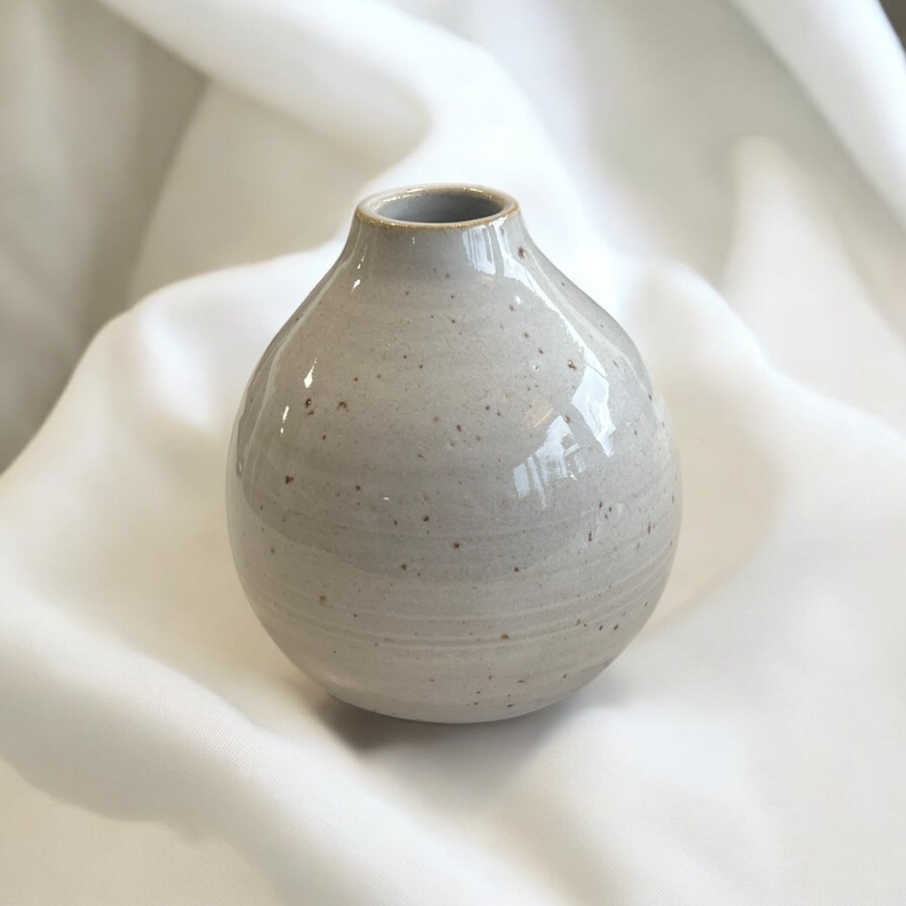 Hippu knob vase, ceramic minimal vase (various)