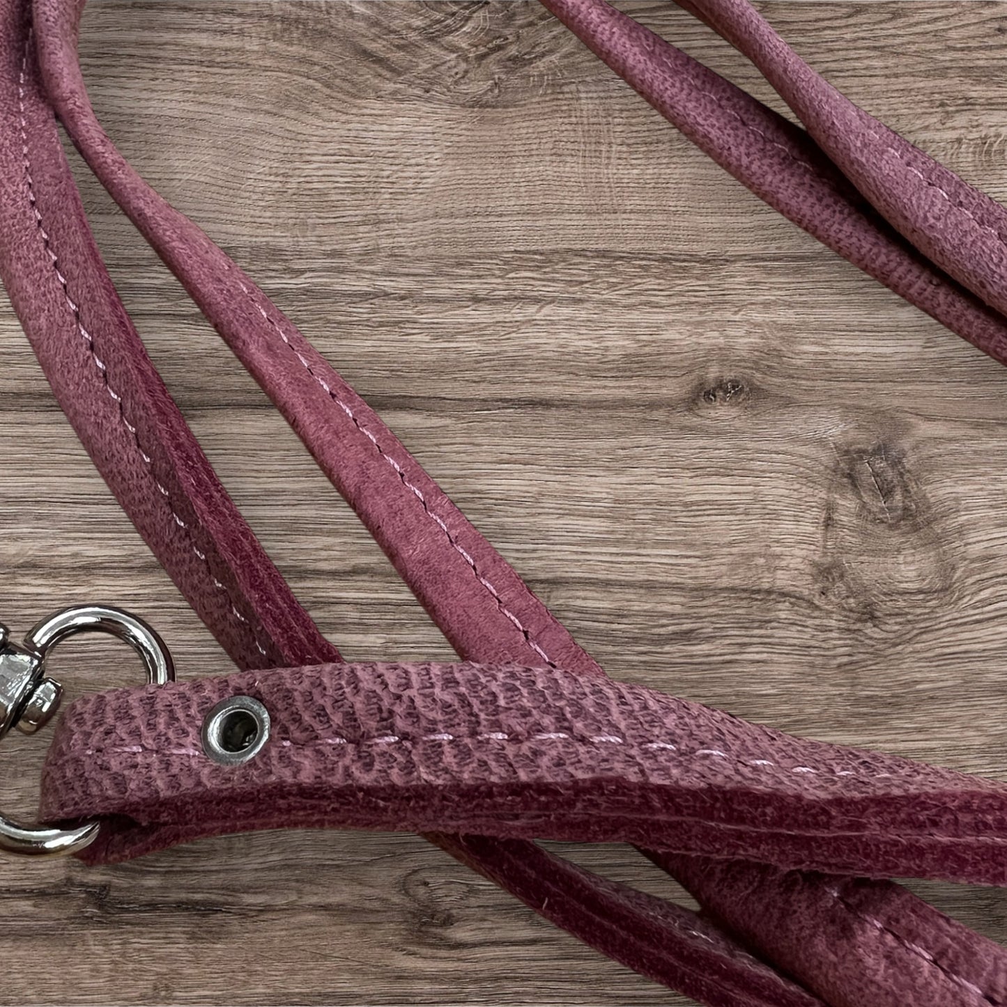 Avainnauha, peurannahkaa (eri värejä)