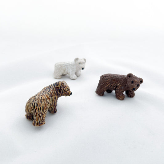 Savi-Seppo keraaminen karhu eri värejä Kaarnavillan verkkokaupassa 