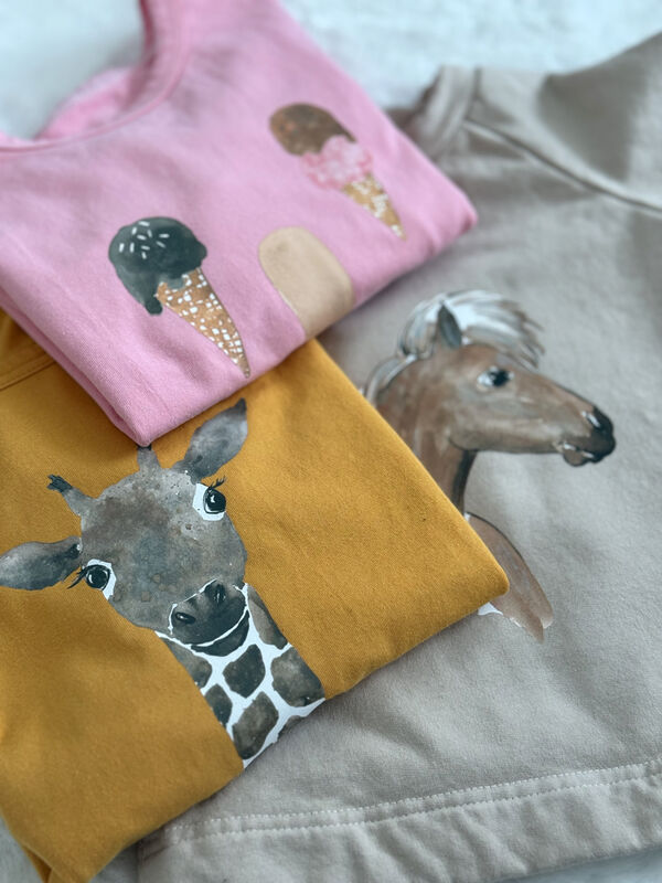 Giraffe, ironing image