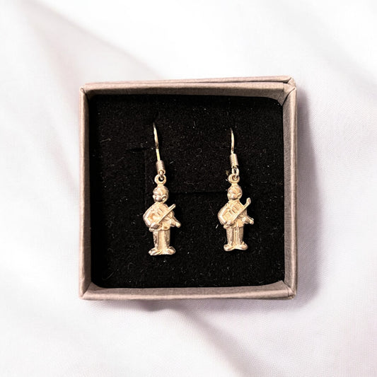 Violinist earrings, silver