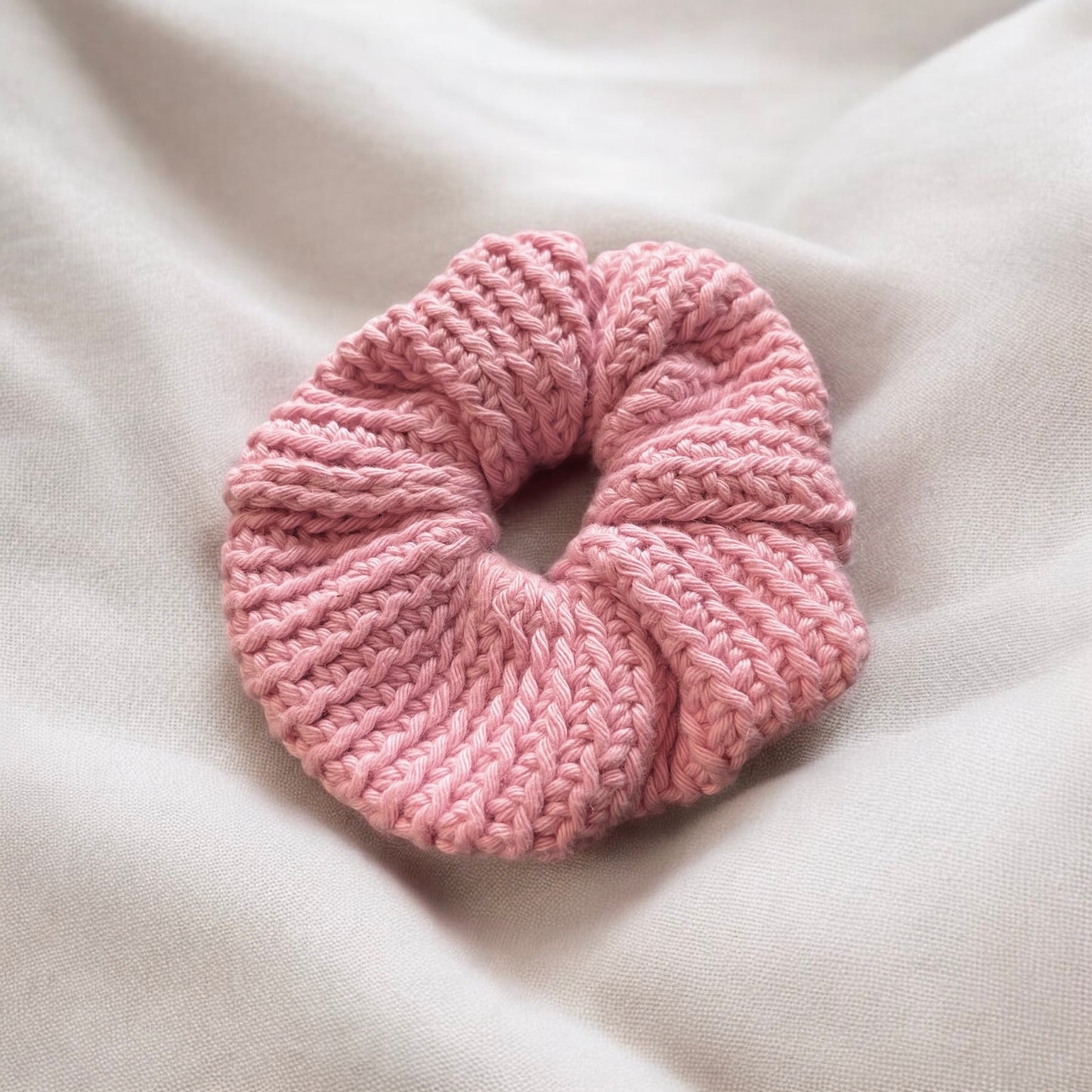 Virkattu Scrunchie (eri värejä)