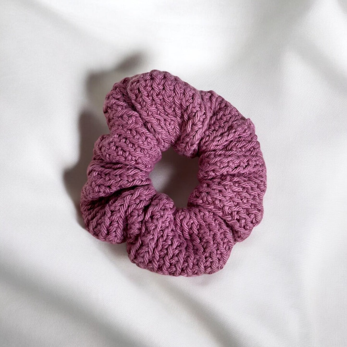 Virkattu Scrunchie (eri värejä)