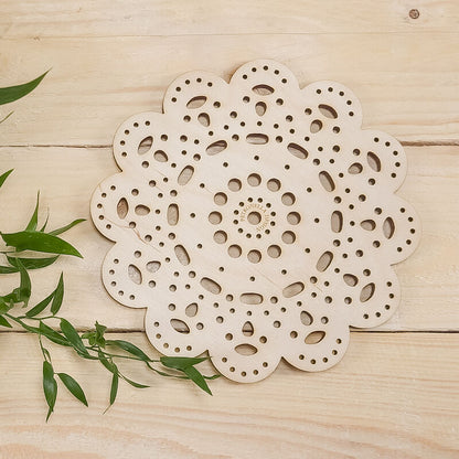 Lace napkin-pan coaster, wood