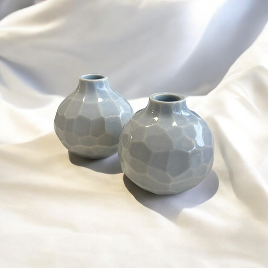 Taivaanranta knob vase, ceramic minimal vase