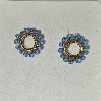 Aava-korvakorut, teräksen värisillä yksityiskohdilla (eri värejä)