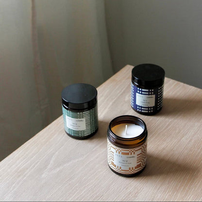 Sees tuoksukynttilät eri tuoksuilla