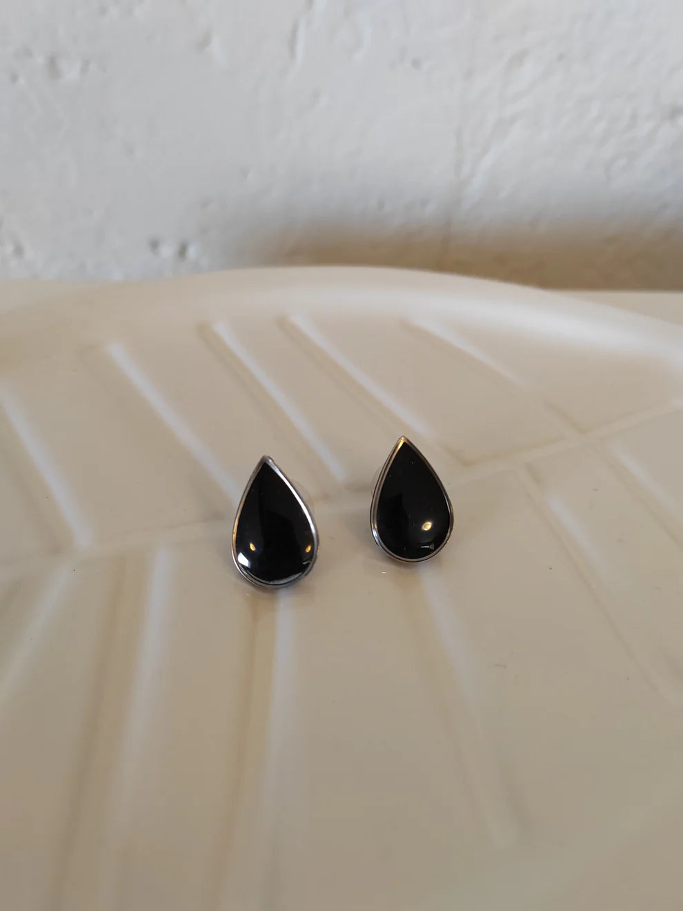 Pisara-nappikorvakorut (eri värejä)